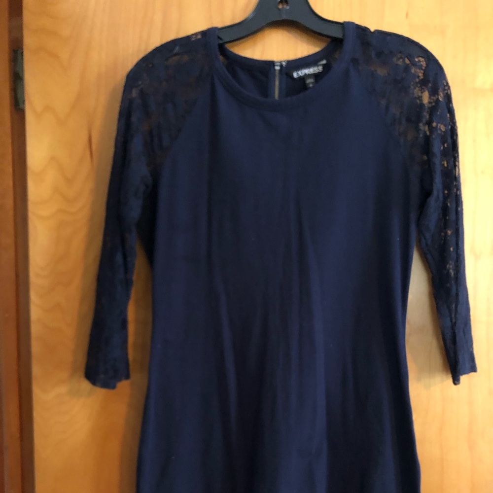 Express short dress with lace 3/4 sleeves.